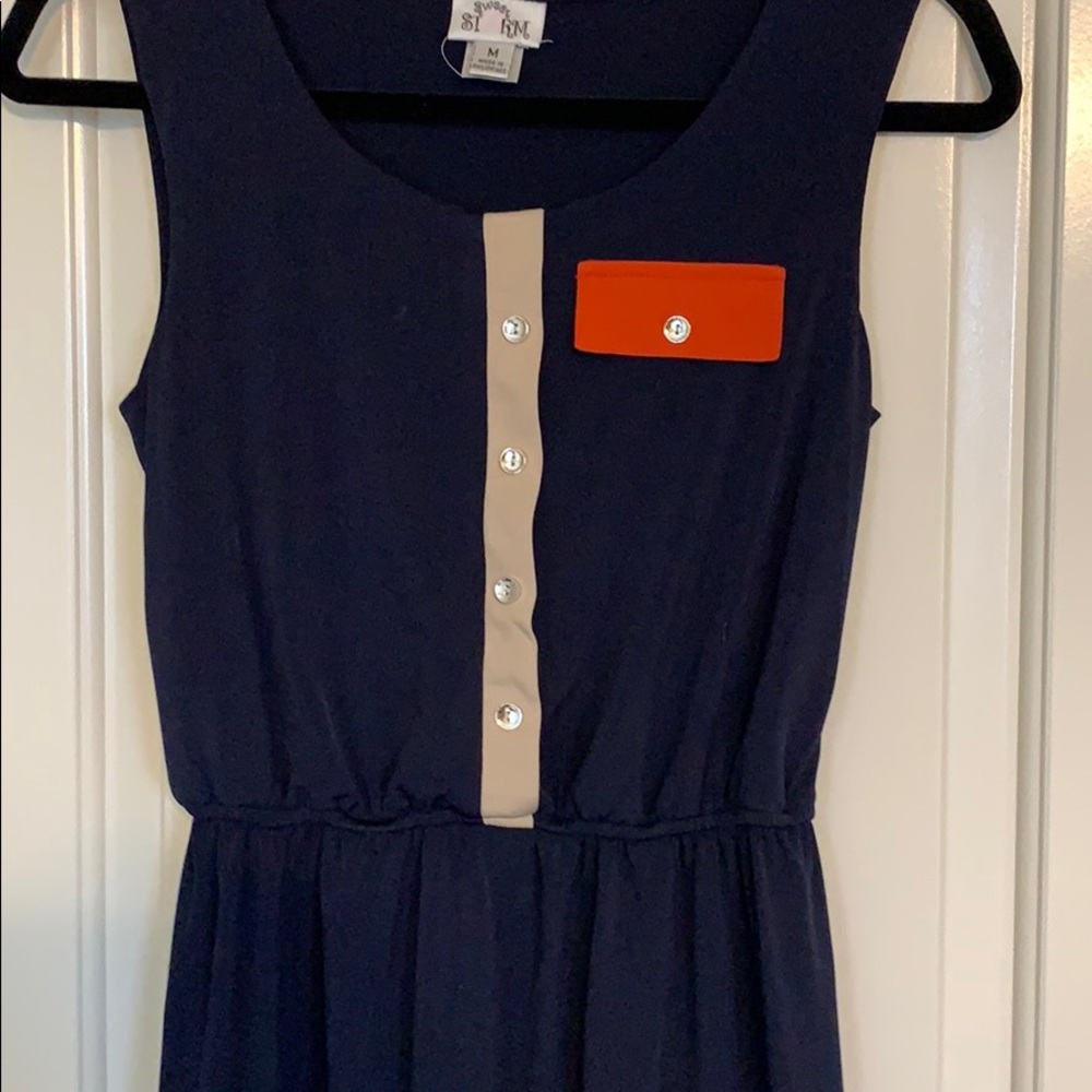 Dress - Picture 2 of 3